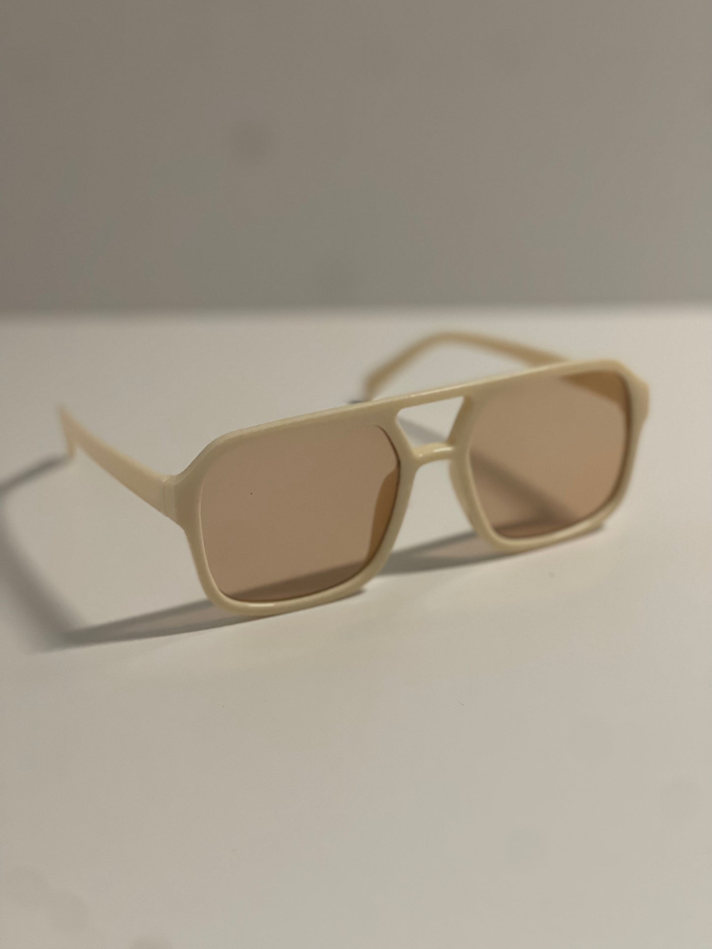 beige