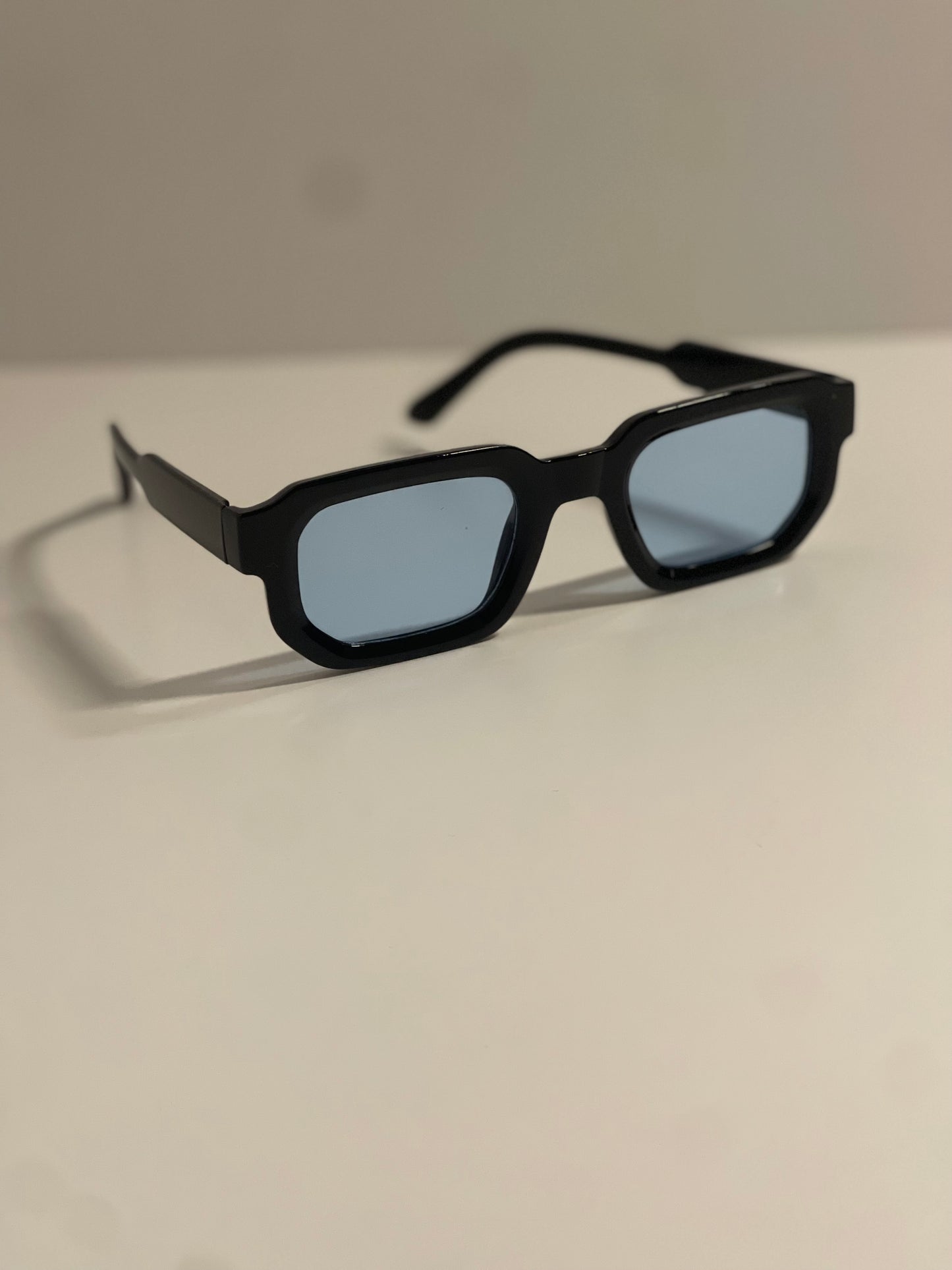 black/blue lens